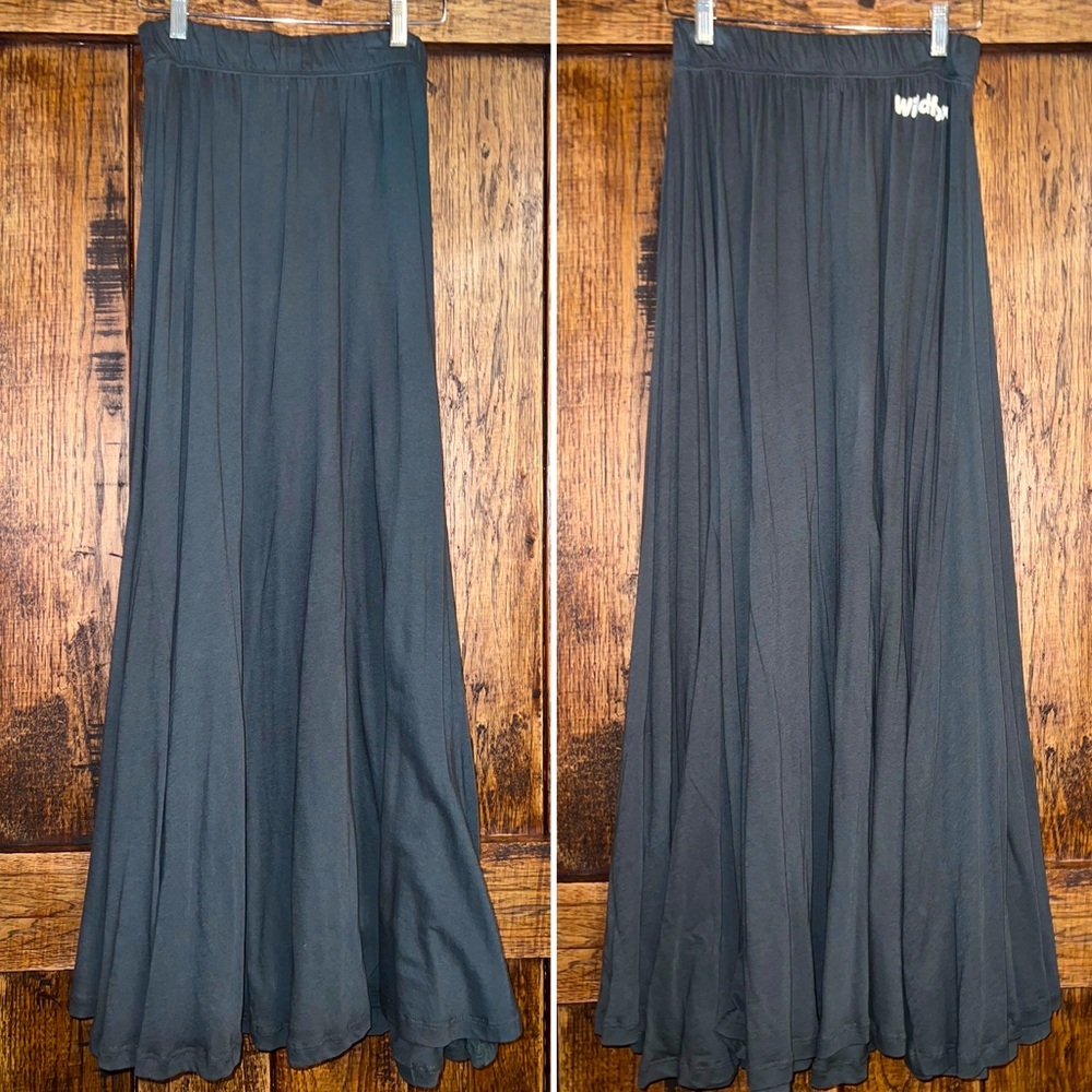 EUC Wildfox Logo Maxi Skirt in Gray Size Medium